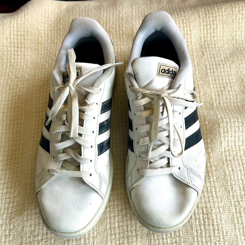 Adidas Mens White Black Sneakers Size US 9